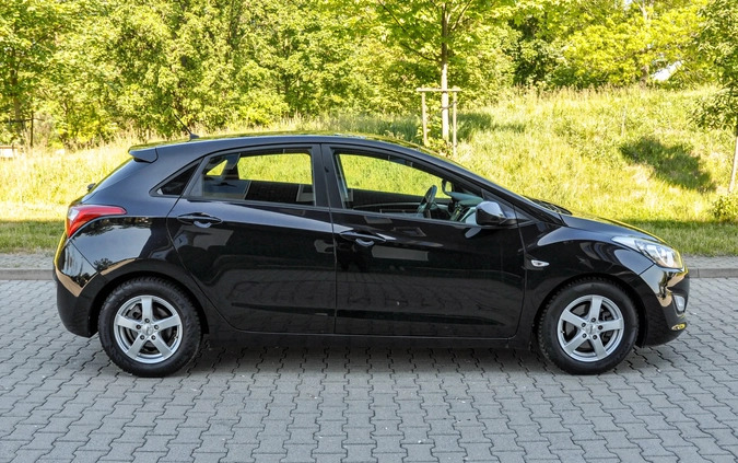 Hyundai I30 cena 29900 przebieg: 161000, rok produkcji 2012 z Wojkowice małe 67